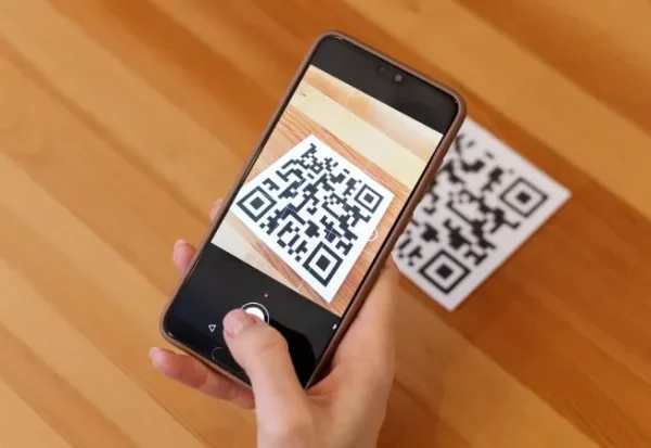 The-Rise-Of-Contactless-Tech-QR-Codes-For-Enhanced-Customer-Experience